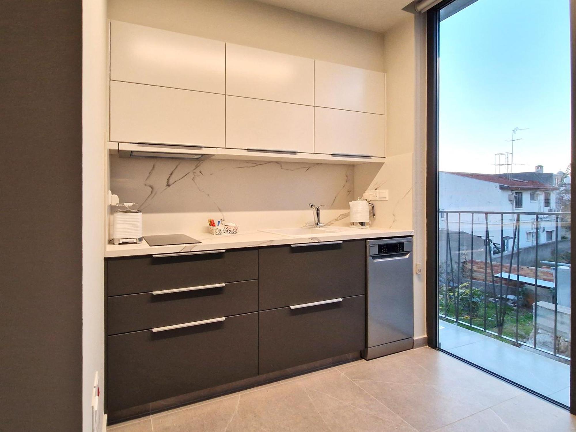 Aeon Residences - In The Heart Of Paphos Exterior photo