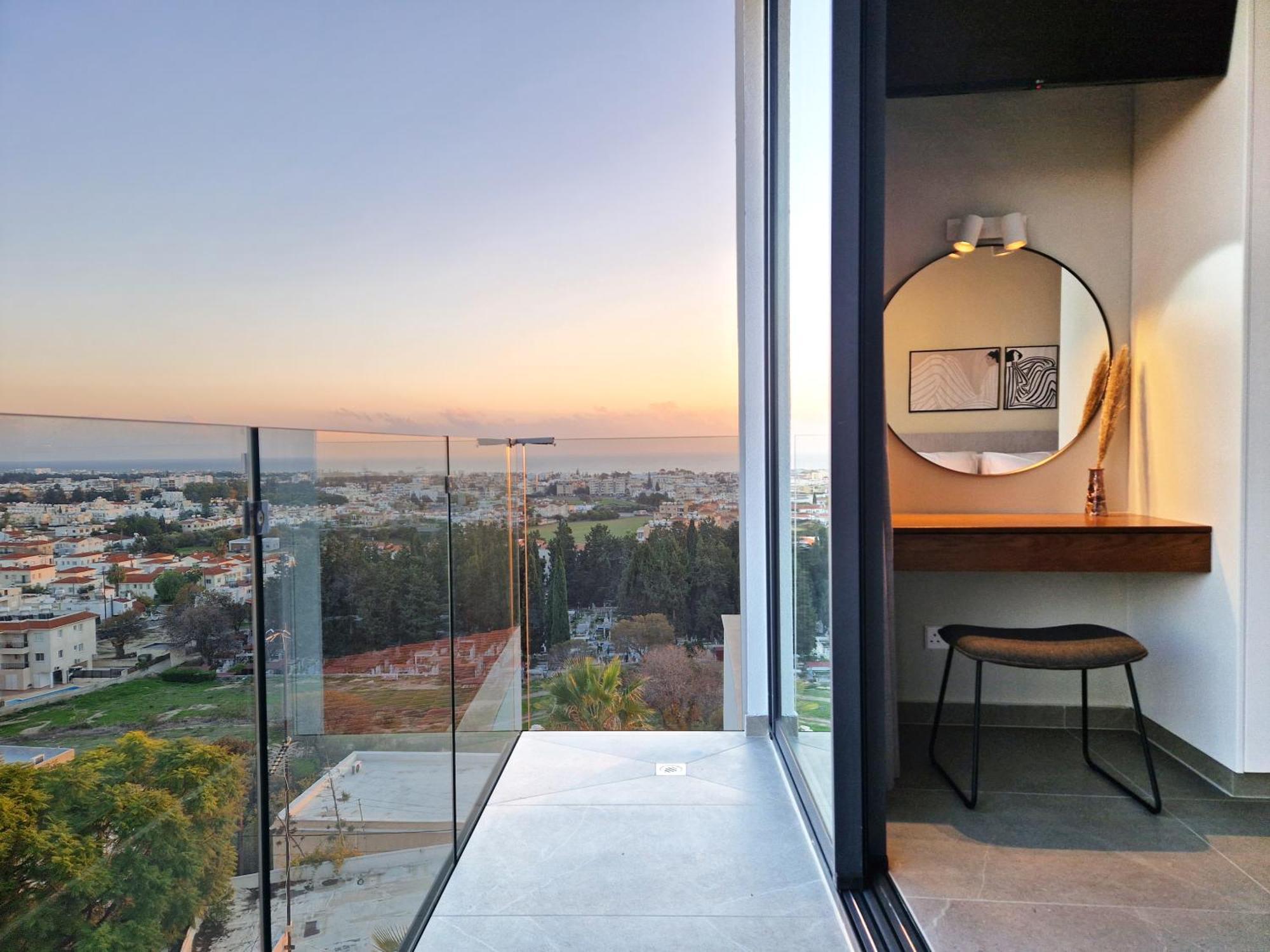 Aeon Residences - In The Heart Of Paphos Exterior photo