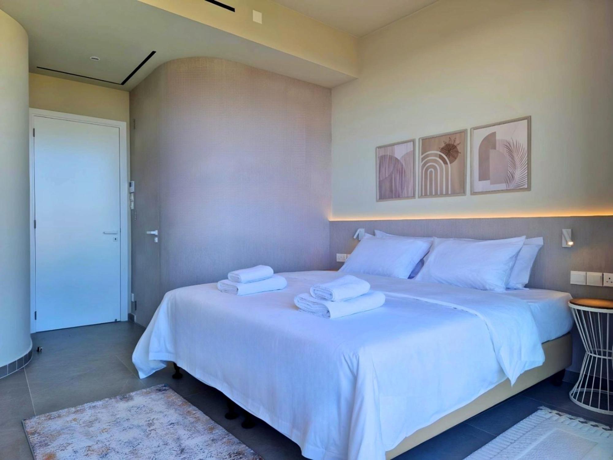 Aeon Residences - In The Heart Of Paphos Exterior photo